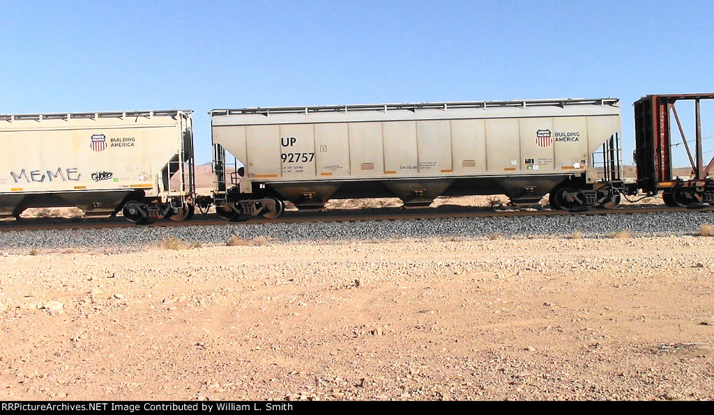 EB Manifest Frt at Erie NV W-MidTrnSlv -72